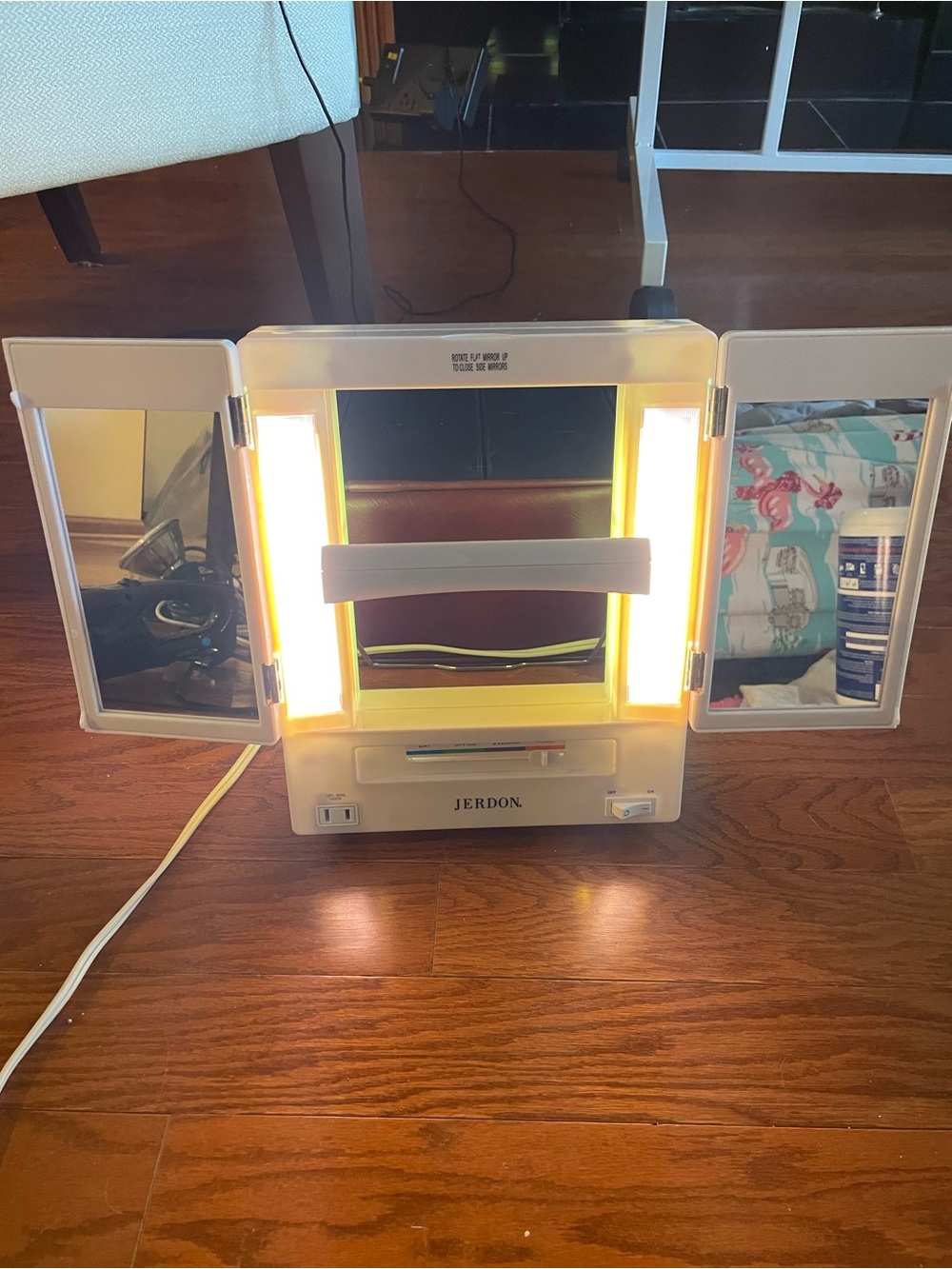Jerdon Lighted Tri-Fold Makeup Mirror - White